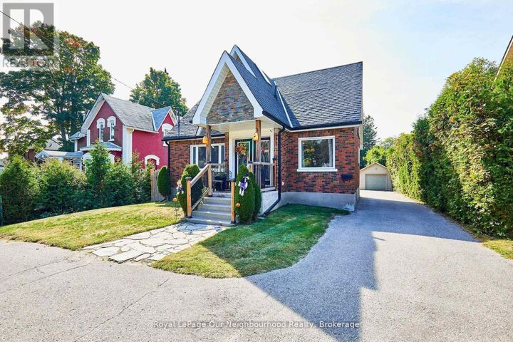 Property Photo:  738 Simcoe Street North  ON L1G 4V8