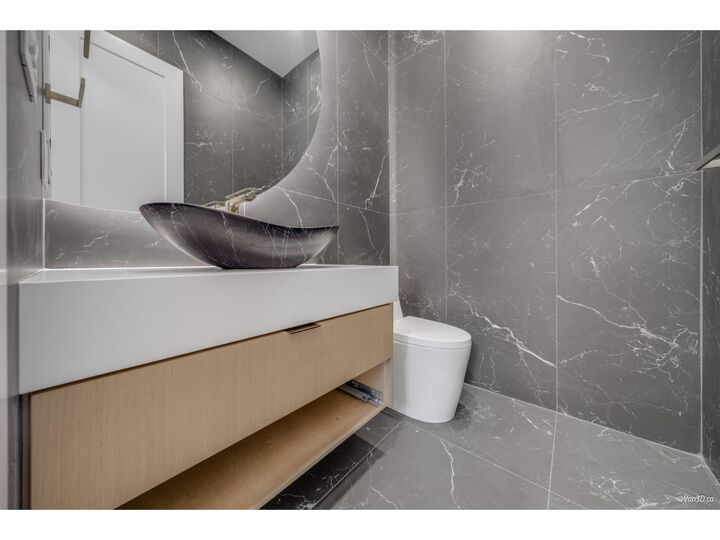 Photo de la propriété:  19727 31B  BC V2Z 0B2