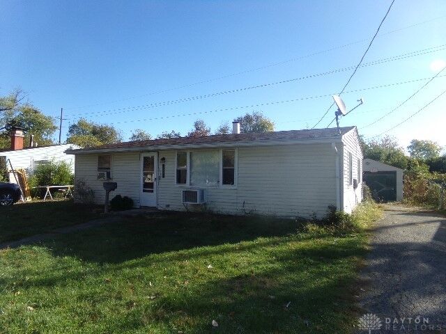 Property Photo:  686 S Riverview Avenue  OH 45342 