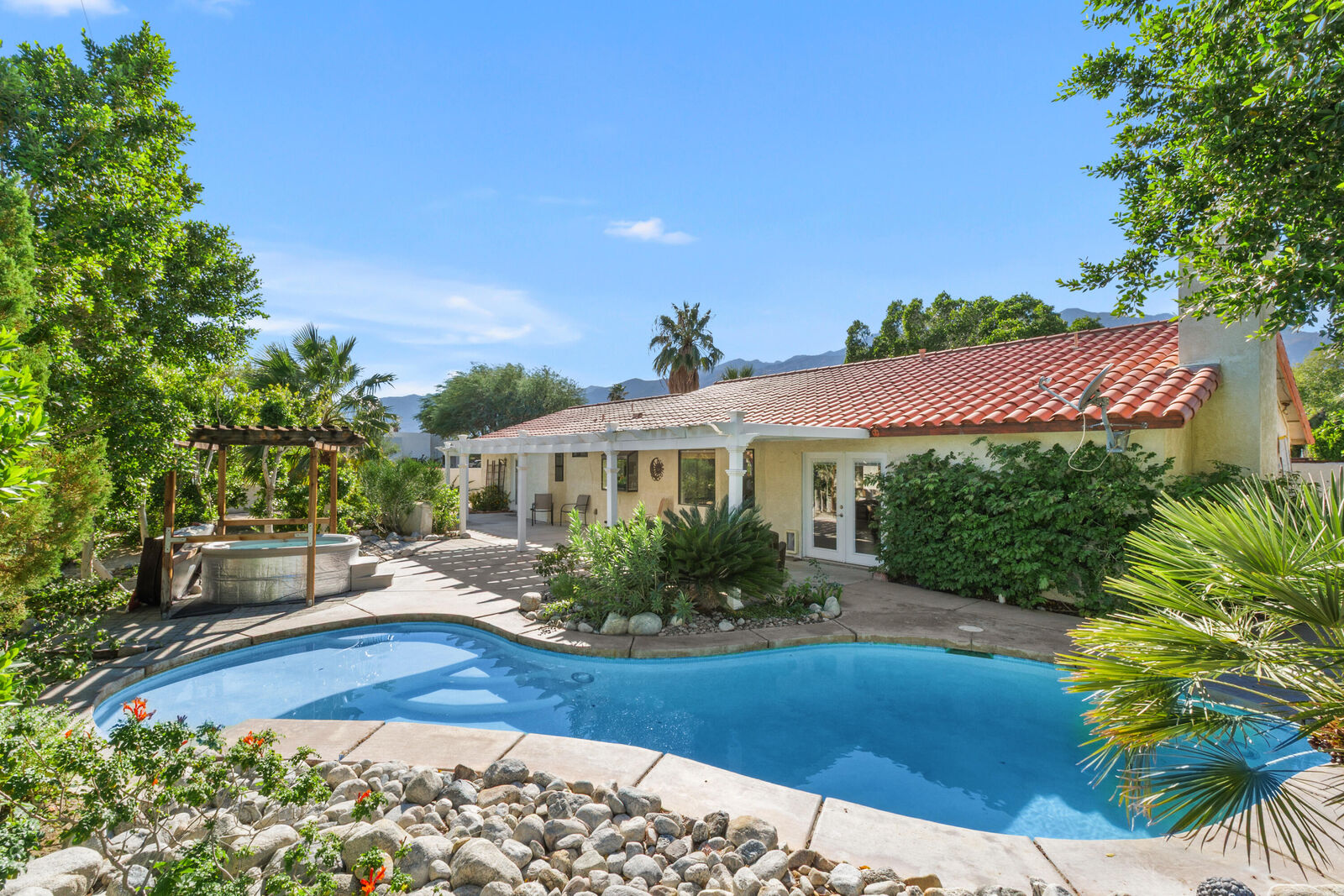 Property Photo:  2910 N Bahada Road  CA 92262