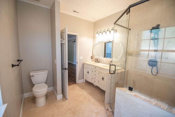 Property Photo: 4565 Parkwood Court FL 32578