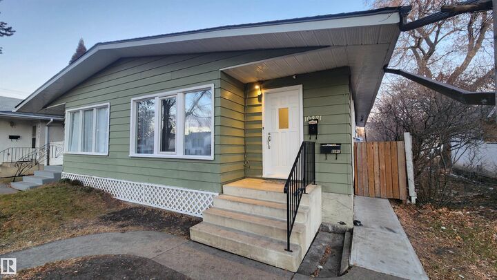 10331 153 Street NW  Edmonton AB T5P 2B7 photo