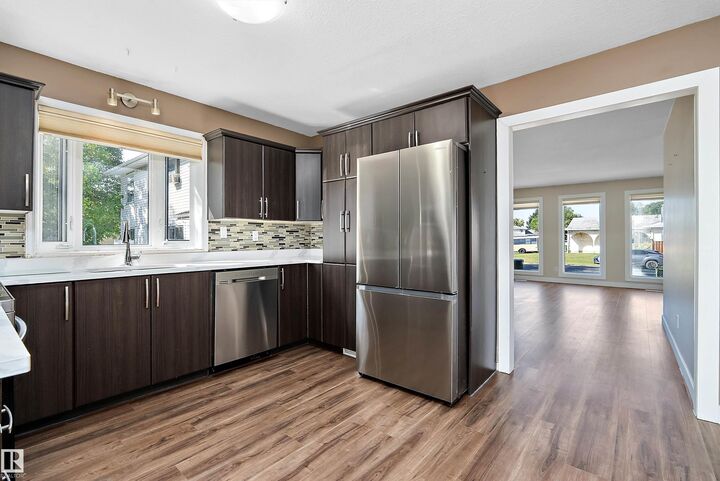 Property Photo:  18211 80 Avenue NW  AB T5T 0V3 