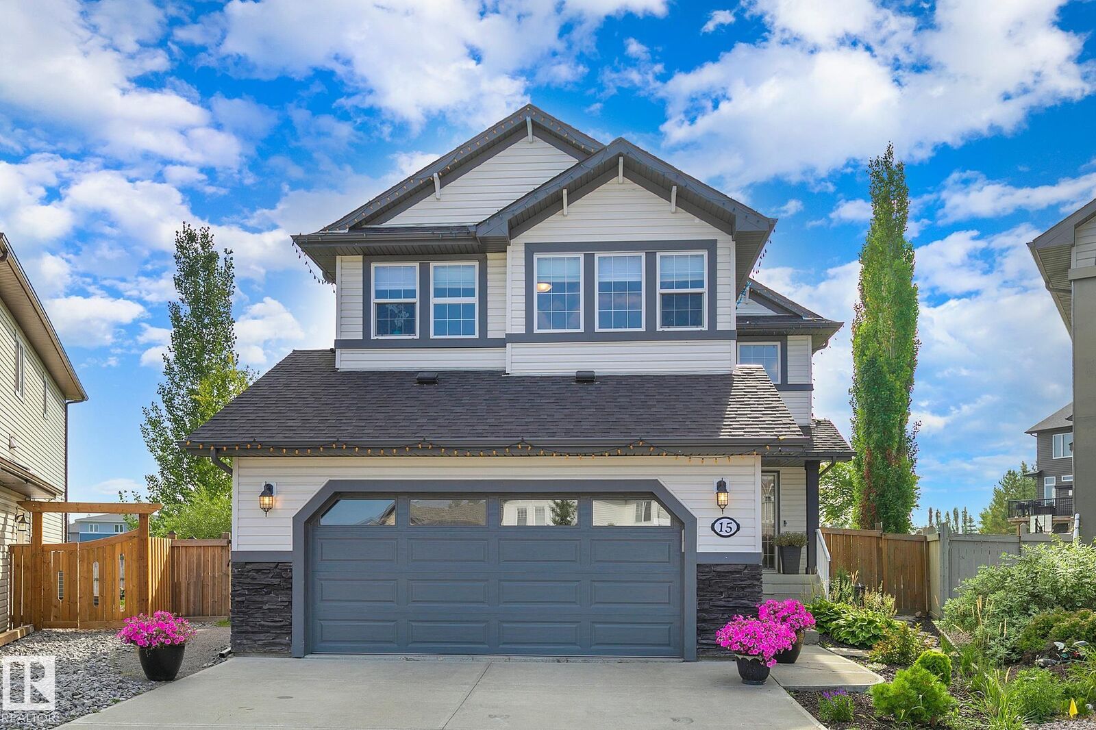 Property Photo:  15 Harwood Court  AB T7X 0H7