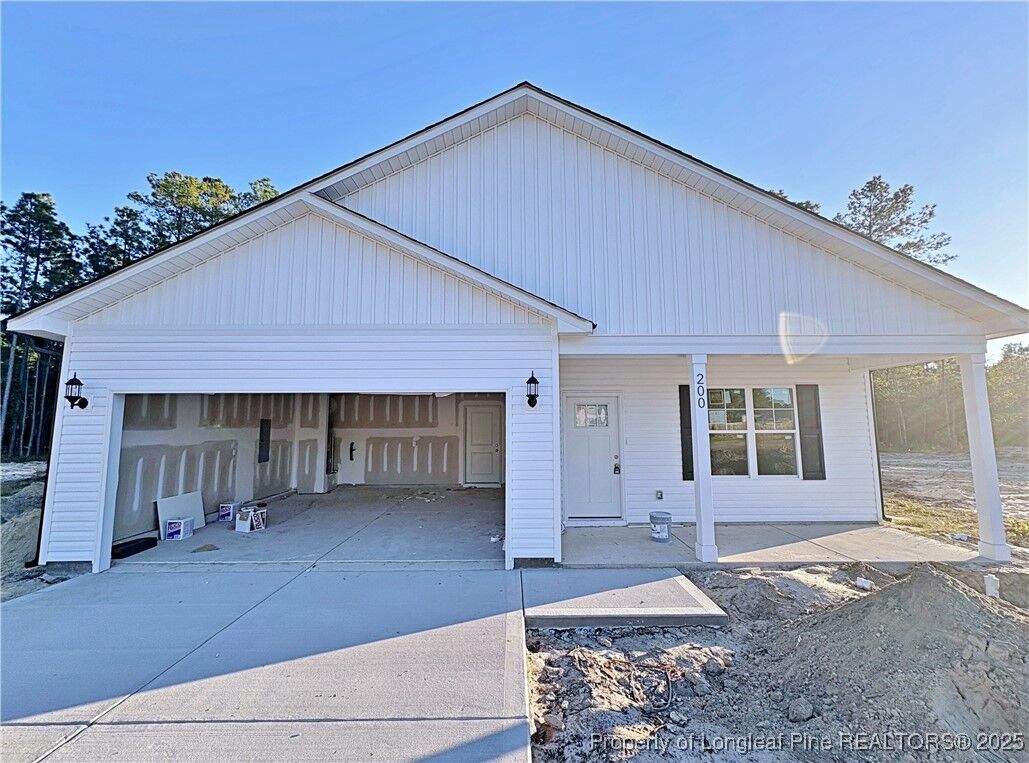 Property Photo:  200 Woodcrest Jones Drive  NC 28376