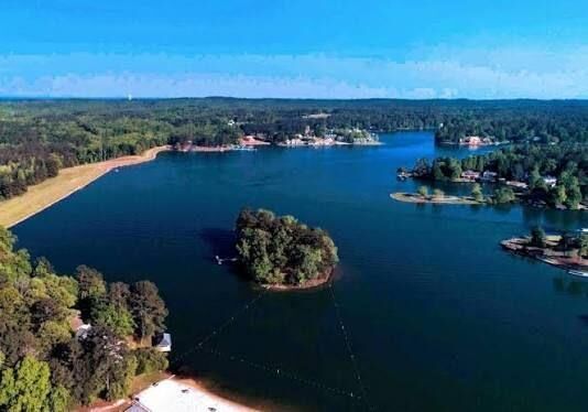 Property Photo:  9012 Tarnwood Court  GA 30180