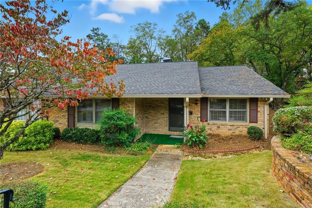 Property Photo:  3318 Stonecrest Court  GA 30341