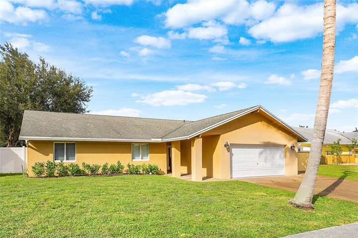 Property Photo:  9661 Carousel Cir S  FL 33434 