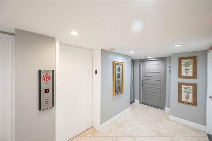 Property Photo:  2800 E Sunrise Blvd 5B  FL 33304