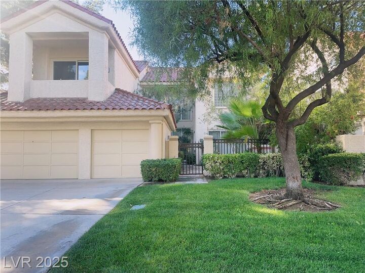 Property Photo: 7829 Bermuda Dunes Avenue NV 89113