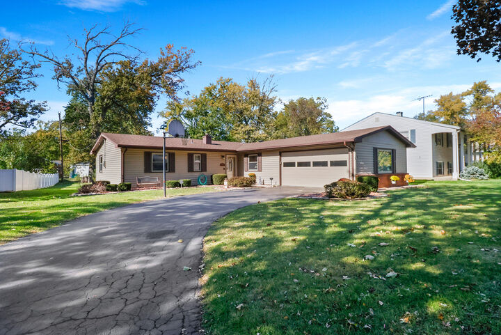Property Photo:  1707 Whittier Park Drive  IN 46383