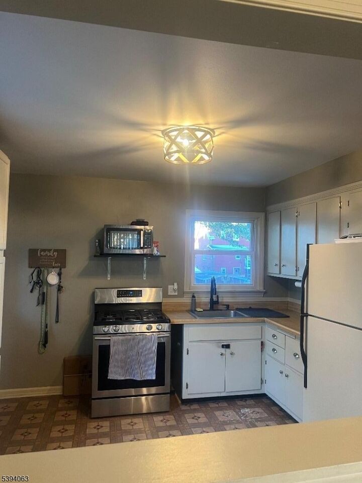 Property Photo:  55 Garwood Ct  NJ 07026 