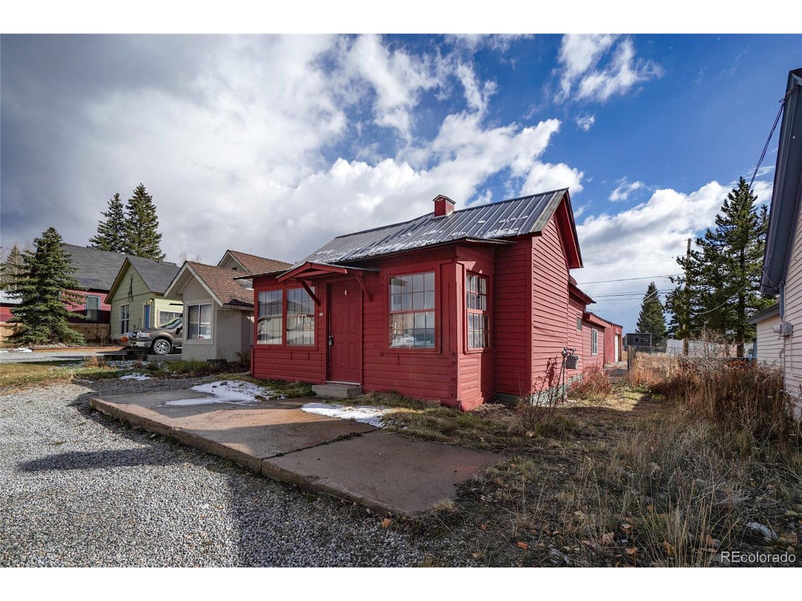 Property Photo:  205 E 11th St  CO 80461