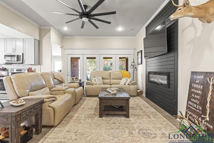 Property Photo:  1272 W Brandywine  TX 75601 