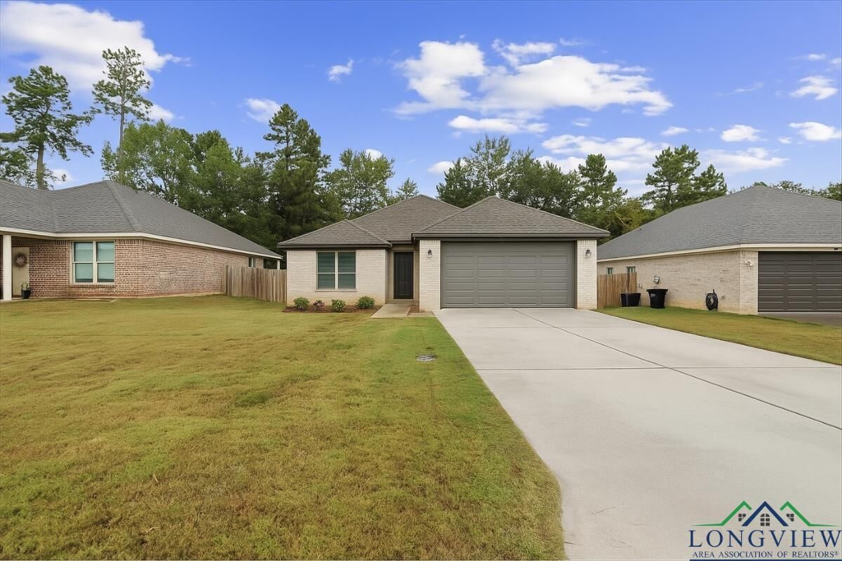 Property Photo:  165 Highland Forest Dr  TX 75644 
