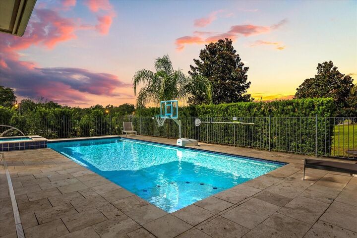 Property Photo:  7863 Palmilla Court  FL 34747 