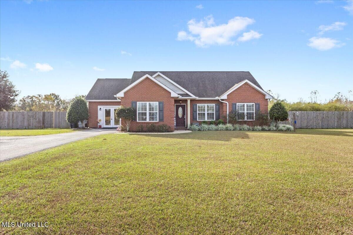 Property Photo:  140 Pete Pitts Road  MS 39452 