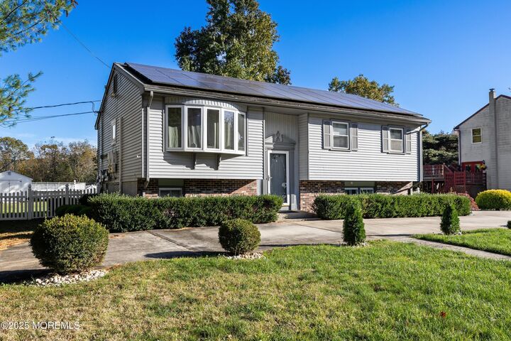 Property Photo:  380 E Millstream Road  NJ 08514