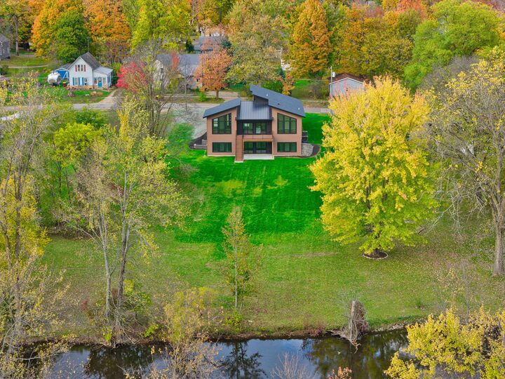 Property Photo:  315 W High Street  MI 49094 