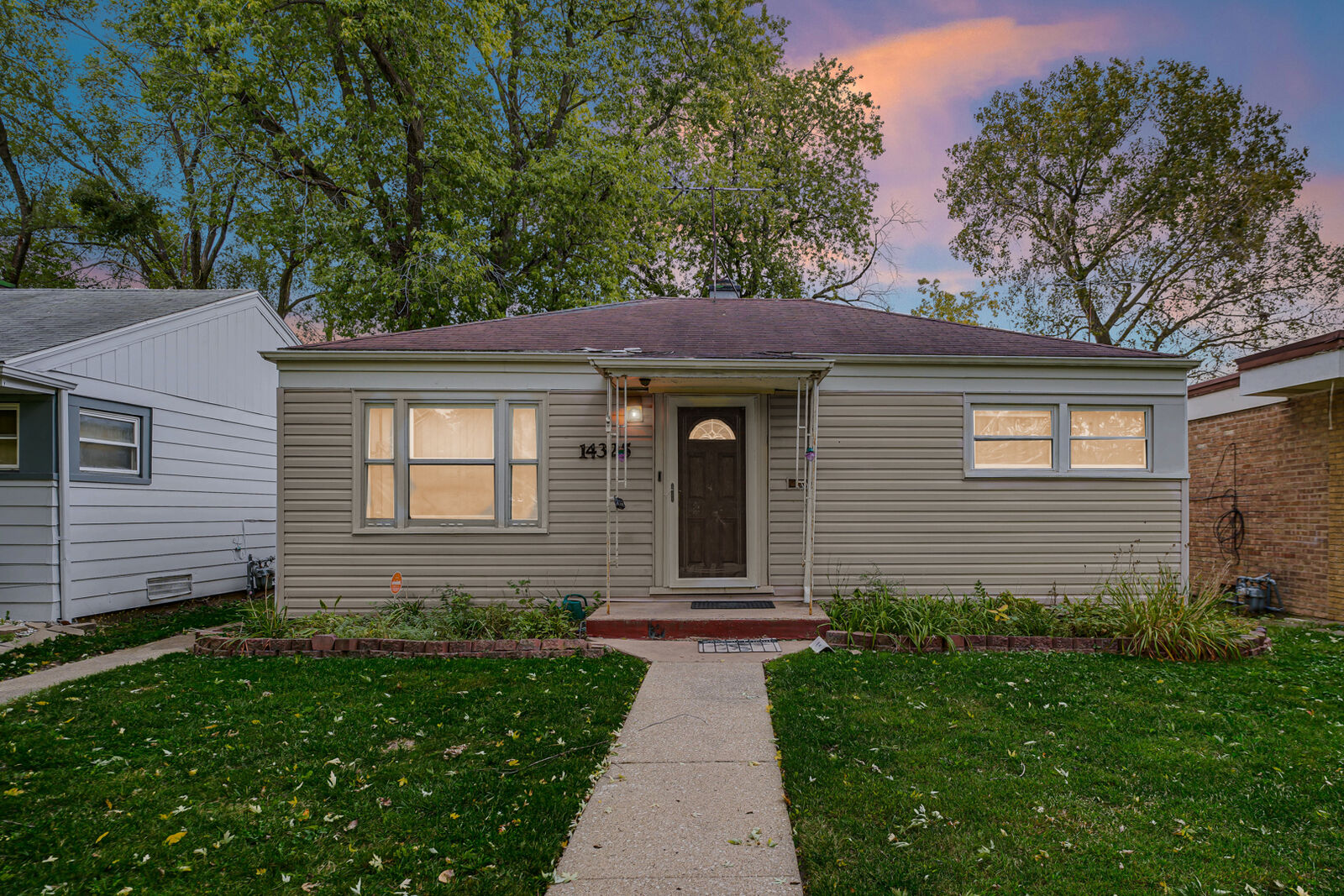 Property Photo:  14325 Park Avenue  IL 60426