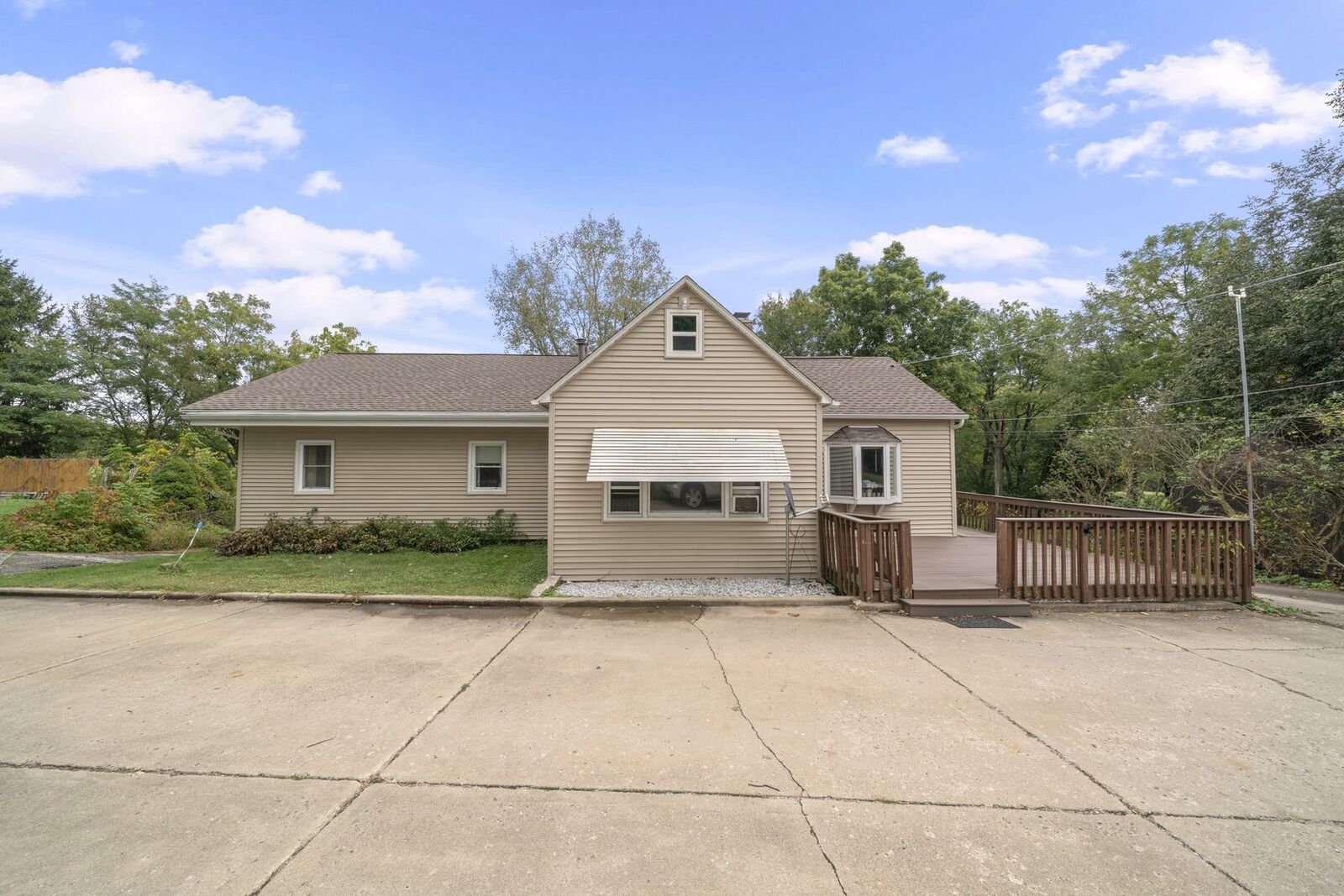 Property Photo: 2110 State Route 31 IL 60543