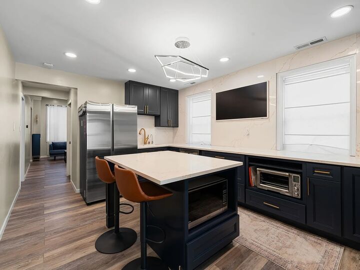 Property Photo:  814 N Hermitage Avenue  IL 60622 