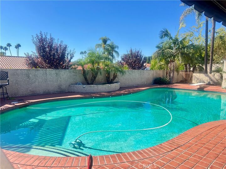 Property Photo:  256 W 18th  CA 91784
