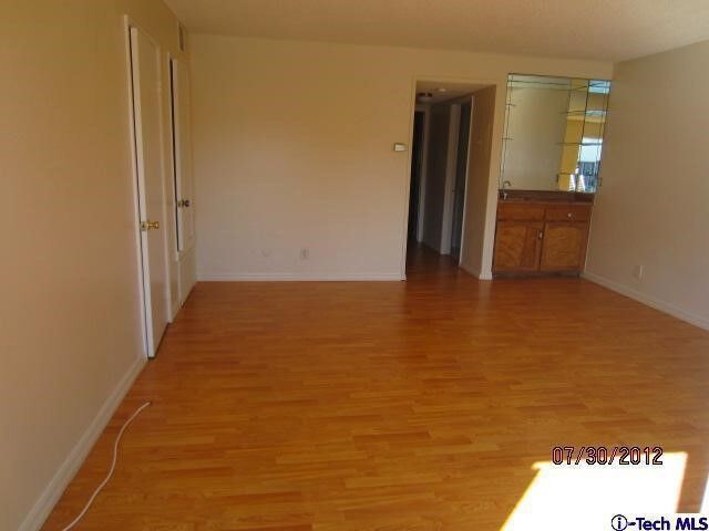 Property Photo:  3030 Valle Vista 1  CA 90065