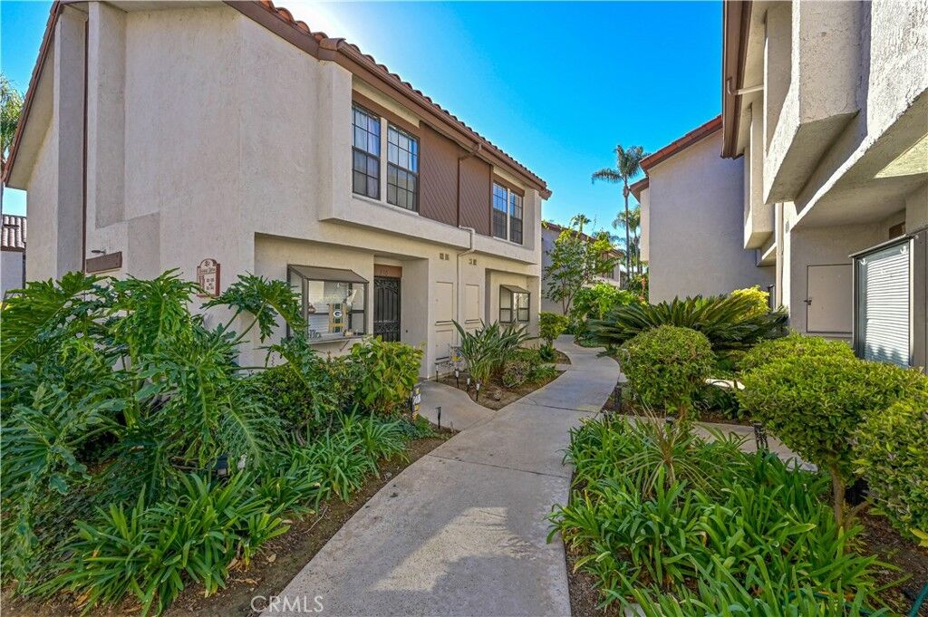 Property Photo:  376 Hawaii  CA 92870 