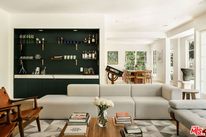 Property Photo:  2410 E Nichols Canyon Road  CA 90046 