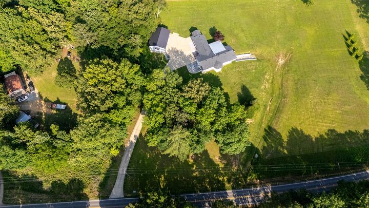 Property Photo:  876 W Point Rd  TN 38464