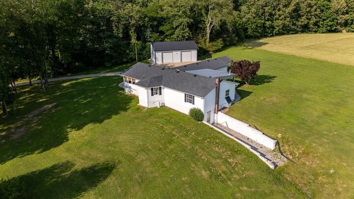 Property Photo:  876 W Point Rd  TN 38464 