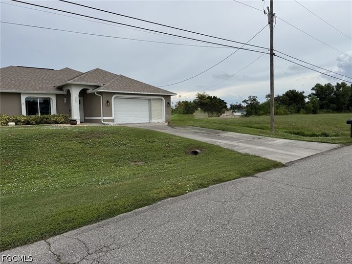 Property Photo:  2116 NE 25th Terrace  FL 33909 
