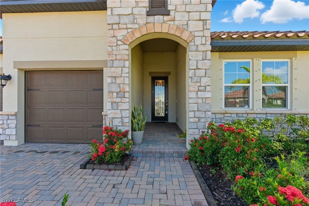 Property Photo:  2055 Grove Drive  FL 34120 