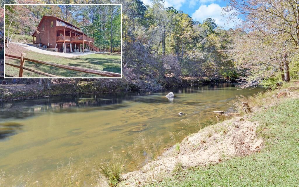 Property Photo:  941 Centergate Drive  GA 30540 