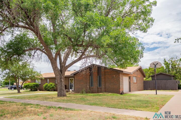 Property Photo:  2301 Echols Avenue  NM 88101 