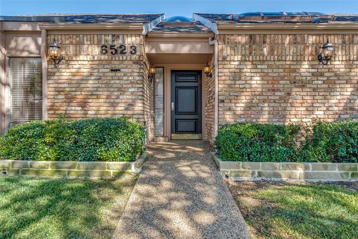 Property Photo:  6523 Brook Lake Drive  TX 75248 