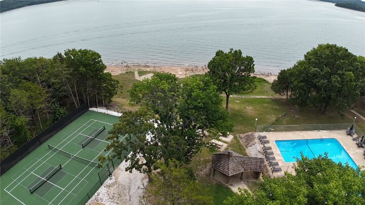 Property Photo:  Briar Ridge  AR 72732