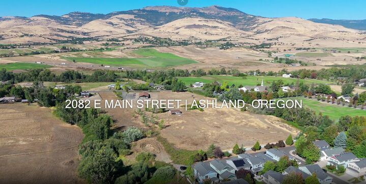 Property Photo:  2082 E Main Street  OR 97520