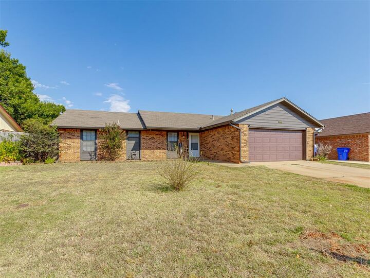 Property Photo:  2613 Glen Oaks Drive  OK 73071