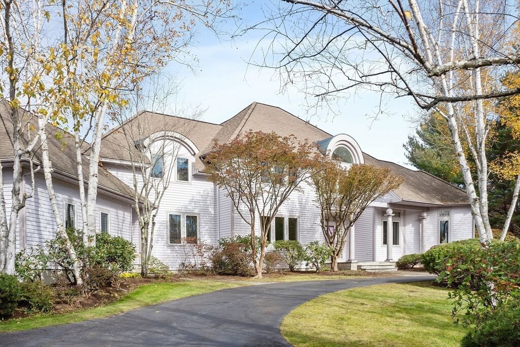 Property Photo: 4 Hazelwood Circle MA 01810