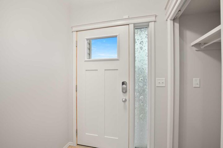 Property Photo:  127 Ireland Crescent  AB T4R 3K6