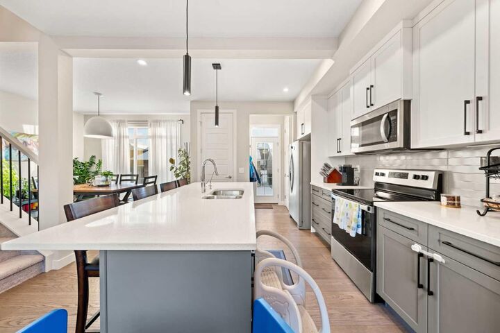 Property Photo:  281 Waterford Boulevard  AB T1X 2P8