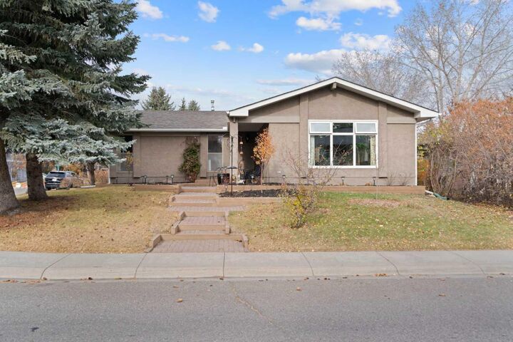 9632 Oakcliffe Drive SW  Calgary AB T2V 0J7 photo