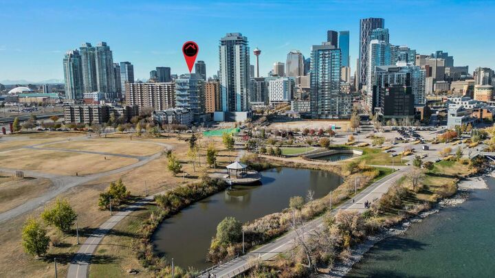 Property Photo:  624 8 Avenue SE 1108  AB T2G 1S7