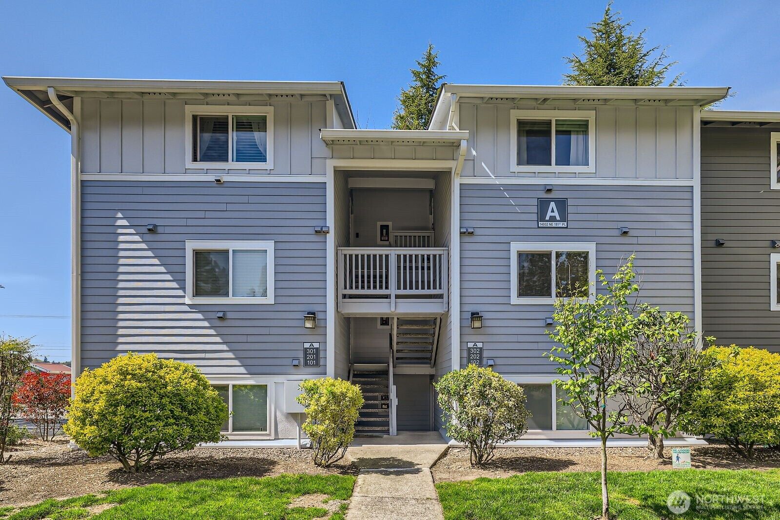 Property Photo:  14002 NE 181st Place A302  WA 98072