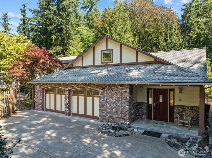 Property Photo:  2048  216th Avenue SE  WA 98075