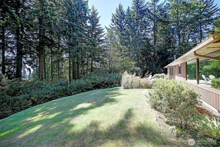 Property Photo:  563  Wayne'S Ridge Circle  WA 98282