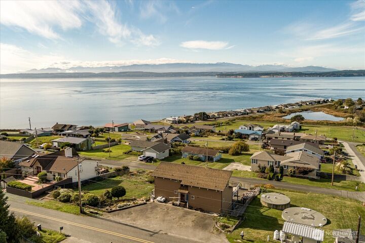Property Photo:  4946  Scurlock Road  WA 98249