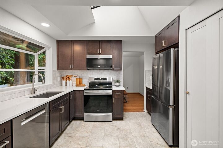 Property Photo:  10526  181st Avenue NE  WA 98052 